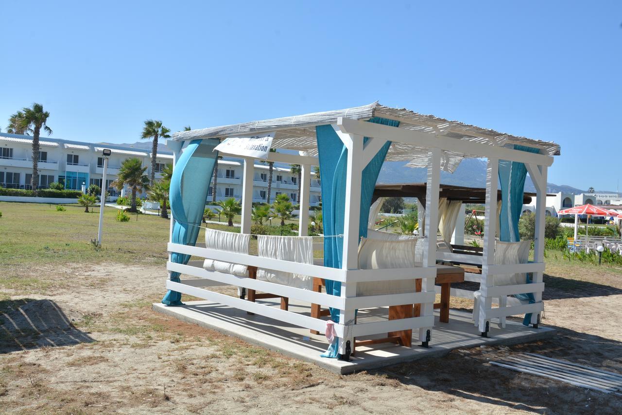 Costa Angela Seaside Resort Luaran gambar