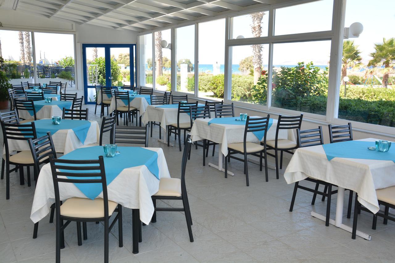 Costa Angela Seaside Resort Luaran gambar
